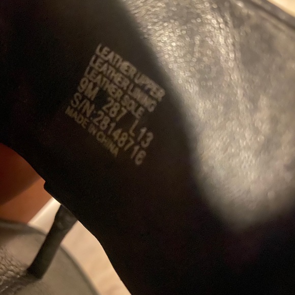 Tory Burch bag and matching Sandals - Picture 13 of 13